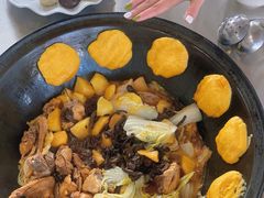 -粘豆包柴火铁锅炖