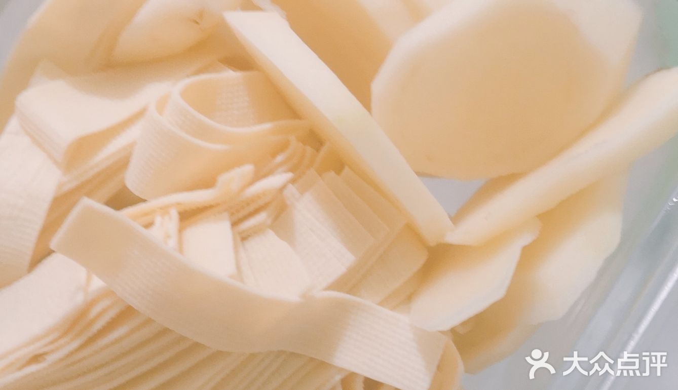 一人食没有鱼的各种杂蔬酸菜鱼