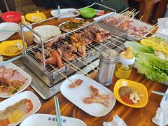 -哈尔滨小酒馆·鲜肉现穿自助烧烤(康新花园店)