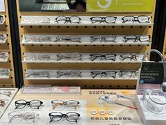 -LOOK眼镜·蔡司依视路配镜(宝山万达店)