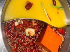 -小天鹅火锅·一线江景洪鼎旗舰店(洪崖洞店)