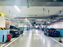 -澳门中心-办公楼地下停车场