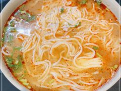 -亮亮面馆(经六路店)