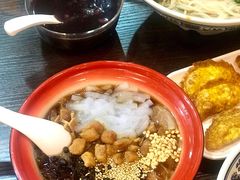 -爆炸头阿姨小四川正宗川味小吃(无任何分店)