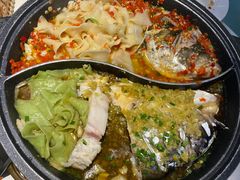 -阿瓦山寨·湘菜现炒·剁椒鱼头王(咸阳总店)