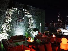 -The ROOF (通盈中心店)