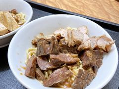-松树干拌面店