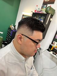 -HEADSTAR BARBERSHOP·男士理发店