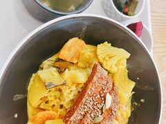 咖喱什锦浓汤饭-轻蔬不用等·素食(江苏路店)