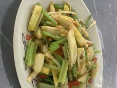 黄喉酸辣笋-小民大排档(光谷店)