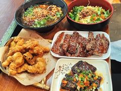 -爆炸头阿姨小四川正宗川味小吃(无任何分店)