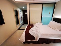 -好家园酒店(深圳坪山技术大学地铁站店)