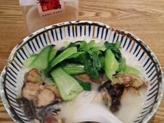 -鲜越鲜鱼粉(财富购物中心店)