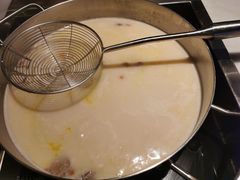 -尚尚仙·酸汤猪手·猪肚鸡火锅(华联万柳购物中心店)