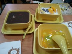 芒果白雪黑糯米甜甜-满记甜品(巴黎春天宝山店)