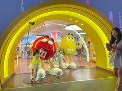 -m豆巧克力世界(上海世茂广场店)