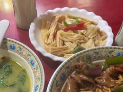 -金杨拉面王小吃面馆·牛三宝面·红烧牛肉粉
