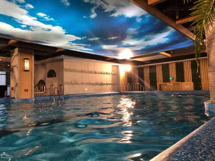 极乐汇汗蒸会馆(城西银泰店)