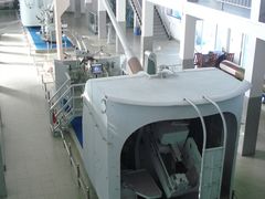 兵器馆二楼俯视一楼-海军上海博览馆