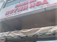-Bánh Mì Huynh Hoa