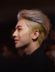 -变画·发型STUDIO