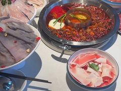 -茅草房·河畔园林火锅