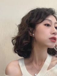 -十六番发型师事务所