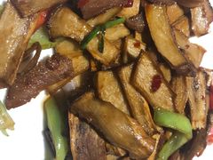 杏鲍菇炒猪颈肉-潮中人·潮州菜(益乐路店)