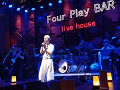 -FOUR PLAY BAR