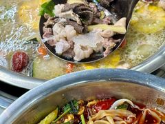 -周良天山牛杂城(天山路总店)