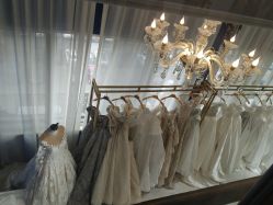 点击看大图 -觅白婚纱礼服馆