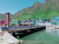 -百里峡七彩艺术小镇