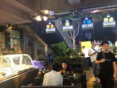 -何师烧烤·香辣蟹·川菜·30年老品牌(太古里旗舰店)