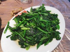 特色菜头粿炒芥兰-皮蛋弟砂锅店(总店)