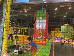 -蹦蹦跳跳(新奥购物中心店)