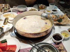 -洪氏嗨捞·广东猪肚鸡·椰子鸡火锅(西咸万象城店)
