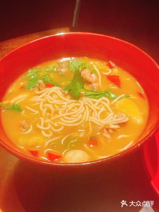 面上有光泡椒牛蛙面图片
