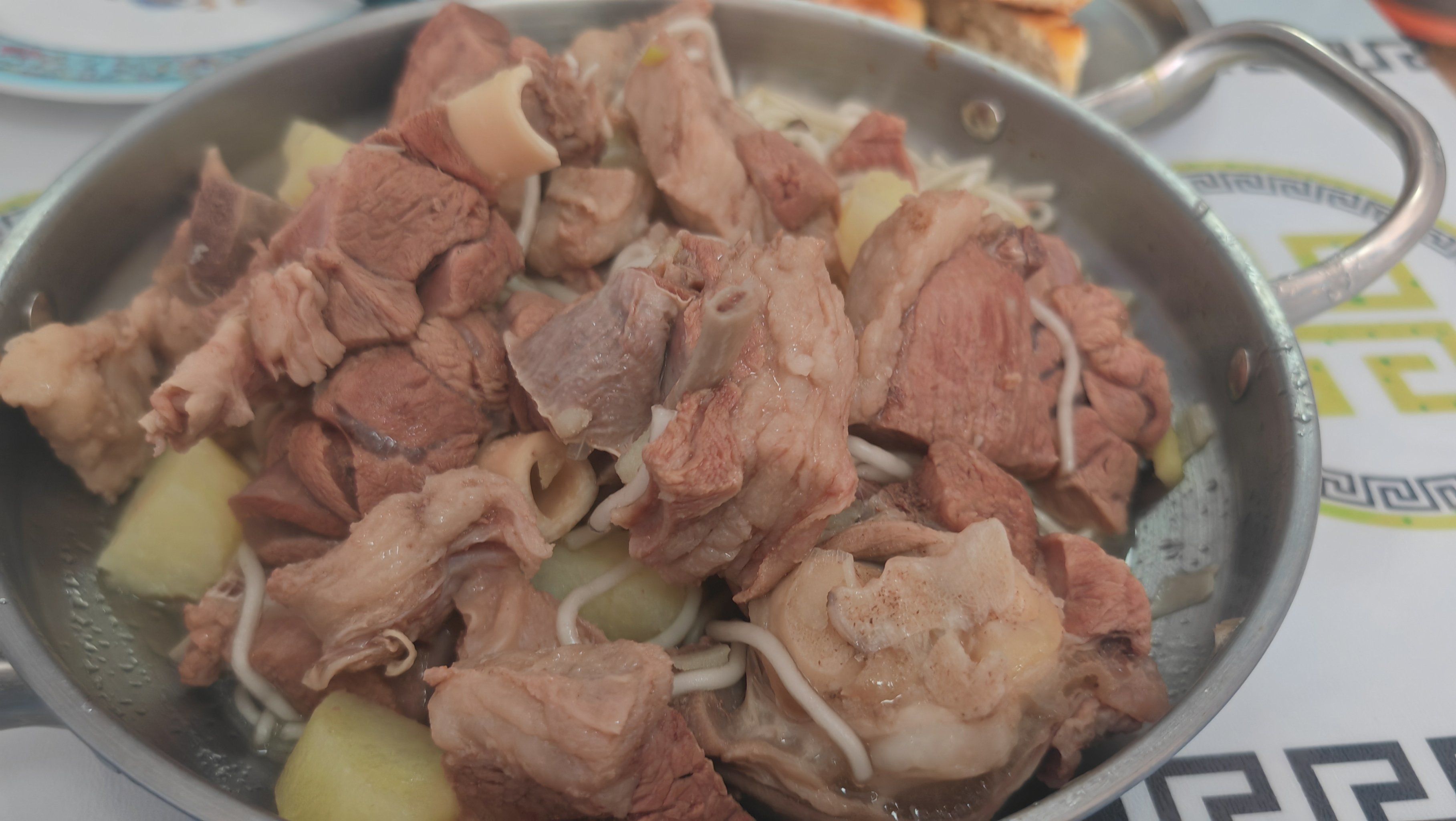 河南美食的魅力：猪肉烩酸菜