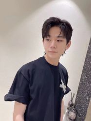 -一家只做男发烫染的店