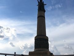 -人民防洪胜利纪念塔