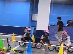 -八爪矩阵极限运动馆·儿童平衡车·感统训练(南海子公园校区)