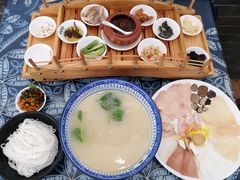 -桥香园过桥米线(国贸店)