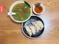 -黄阿姨锅贴大王(万航渡路店)