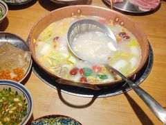 -洱火云南酸菜牛肉火锅(石景山当代商城店)