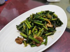 肉炒蒜苔-夕阳红小吃(中街大悦城店)