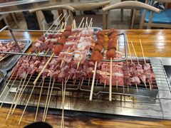 -哈尔滨小酒馆·鲜肉现穿自助烧烤(康新花园店)