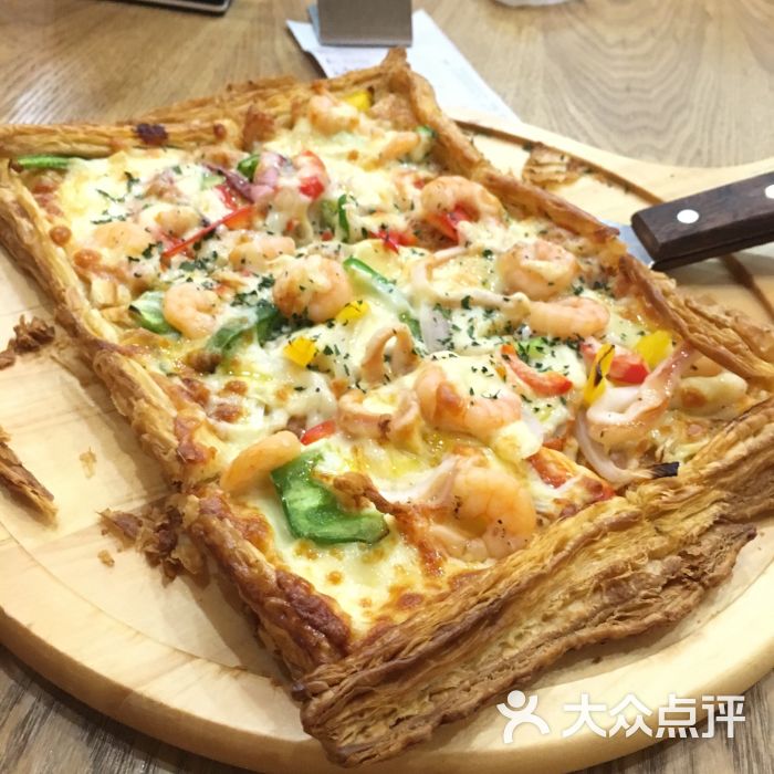 法式酥皮海鲜披萨