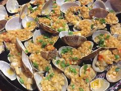 铁板花甲-何师烧烤·香辣蟹·川菜·30年老品牌(太古里旗舰店)
