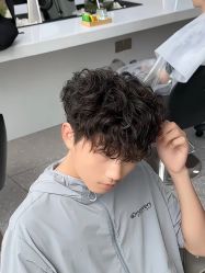 -尤司男士国潮理发馆