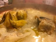 -鲜入围煮花胶鸡海鲜火锅